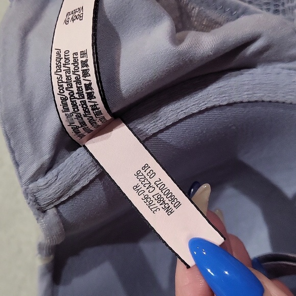 Victoria's Secret Bra - Picture 10 of 13